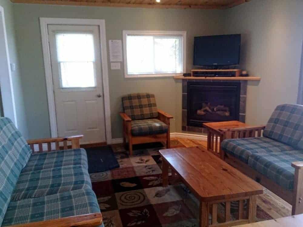 Hi-View Cottage living room